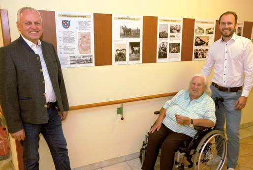 Die Bürgerstiftung Odelzhausen förderte die identitätsstiftende Maßnahme einer Wand zur Geschichte des Ortes. Unser Bild zeigt (v. l.) stellvertretenden Bürgermeister Johann Heitmair, Maria Rollenhagen und Heimleiter Andreas Zuber. Foto: rds